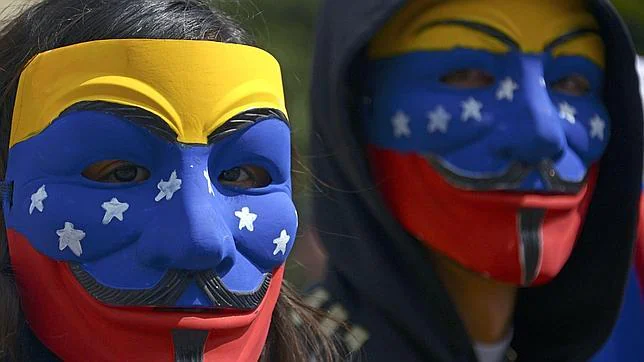 Los estudiantes venezolanos piden la expulsión de los «comunistas cubanos»