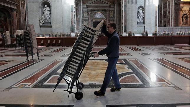 El Vaticano emprende una seria reducción de plantilla