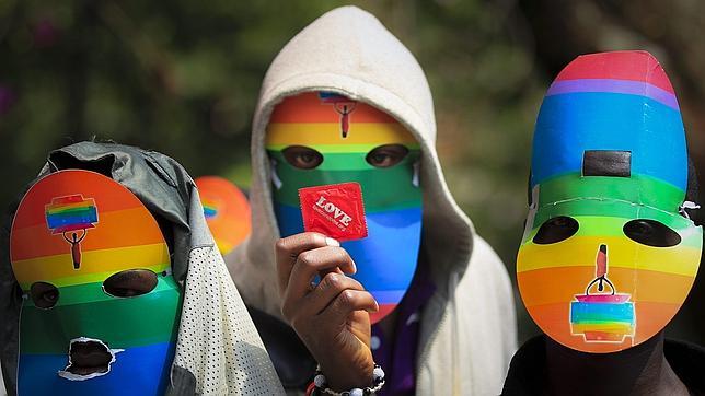 Uganda aprueba una ley que contempla la cadena perpetua para los homosexuales