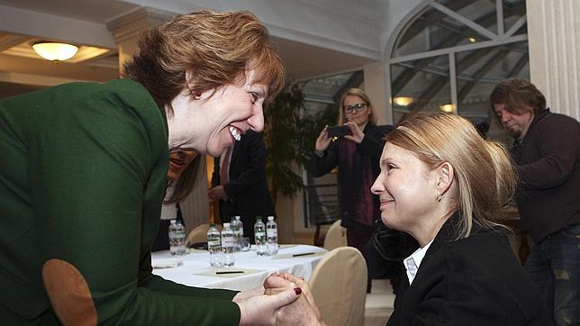 La UE pide un plan «creíble» de reformas para ayudar a Kiev