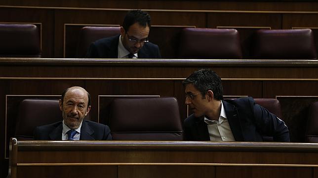 El PSC se impone al PSOE y evita el apoyo al PP para defender la unidad de España