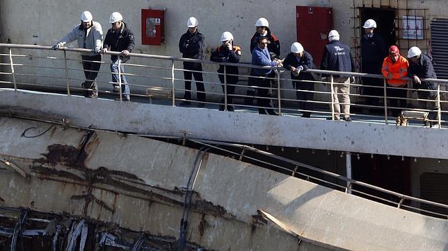 Schettino vuelve al Costa Concordia... dos años después