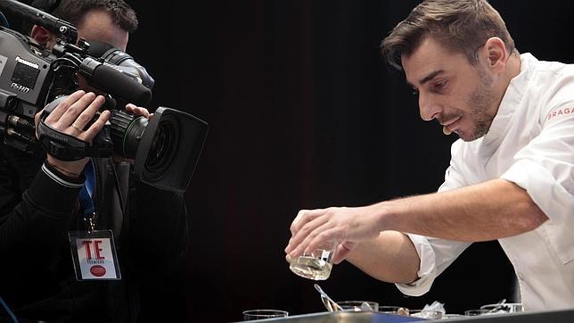 Jordi Roca, durante su ponencia en el Fórum Gastronómico