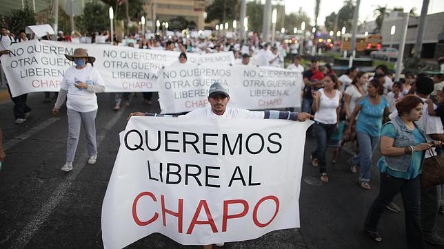 Marcha para pedir la excarcelación del narco, en Culiacán