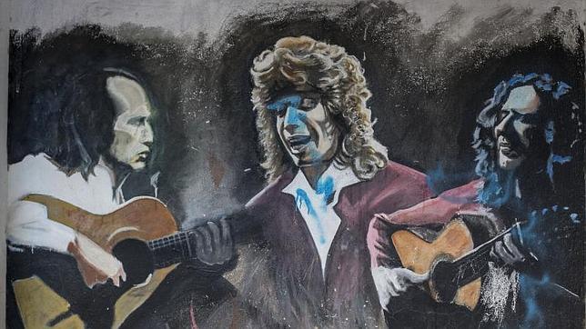 Grafiti realizado en la plaza Puerto de la Cruz del barrio del Pilar