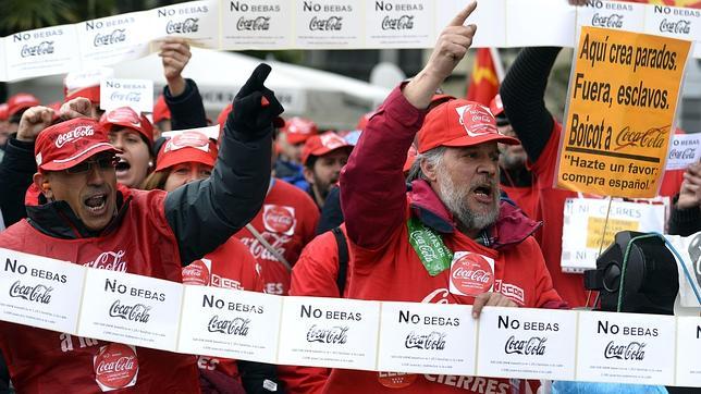 Coca-Cola lamenta que su «respetuoso silencio» en las negociaciones «no haya contribuido a facilitar el entendimiento»