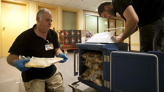La comida sobrante del Mobile, «un regalo caído del cielo» para entidades sociales