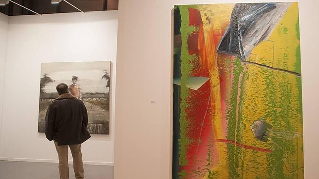 A la derecha, obra de Richter, la más cara presente este año en ARCO