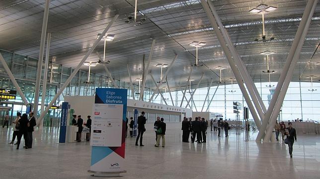 Los aeropuertos gallegos perderán tráfico por la competencia del AVE