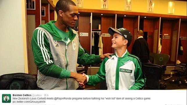 Un niño de 12 años viaja por todo el mundo antes de quedarse ciego