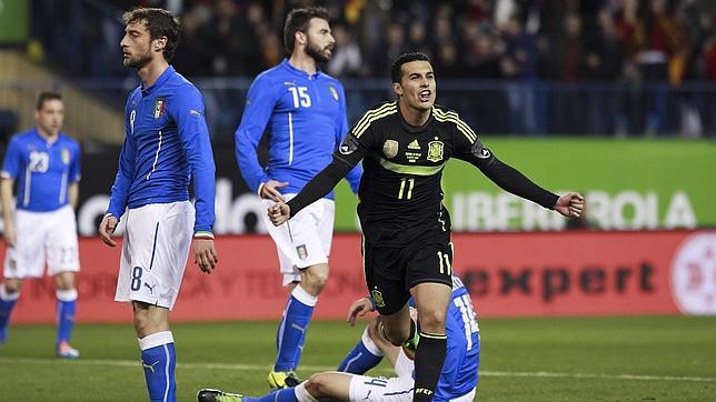 España borda el aburrimiento ante Italia