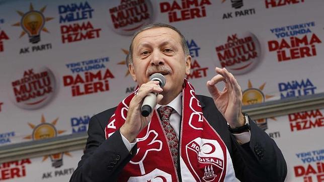 Turquía se plantea vetar el acceso a Facebook y YouTube