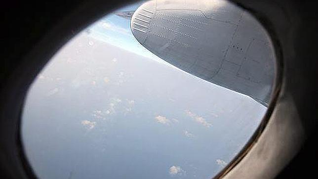 Malasia investiga a cuatro pasajeros sospechosos del vuelo desaparecido