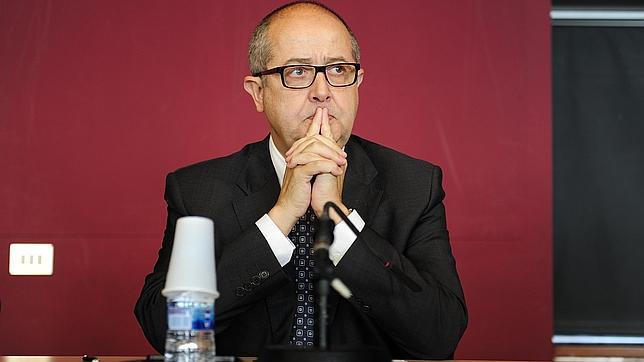 Felip Puig acusa al gobierno de legislar en contra de Europa