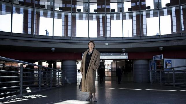 Carmen Baladía, en el vestíbulo de Cercanías de Atocha