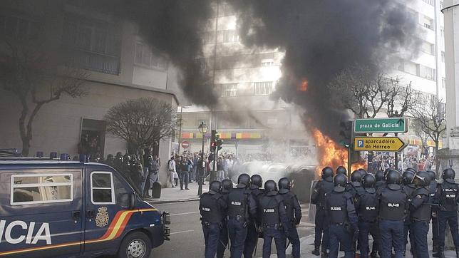 La flota del cerco retoma las negociaciones en el Parlamento tras los incidentes de ayer