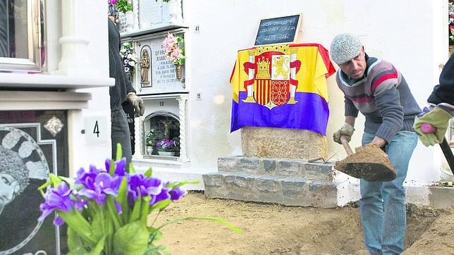 Andalucía expropiará suelo privado para exhumar fosas de la Guerra Civil