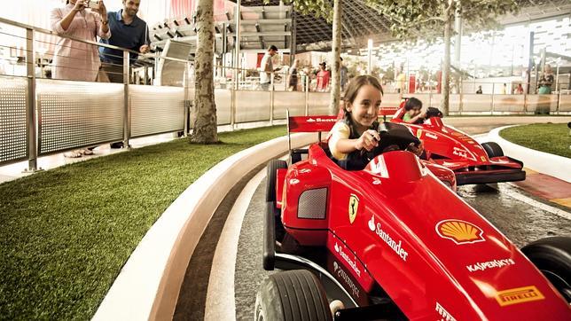 PortAventura firma un acuerdo para crear un parque temático de Ferrari