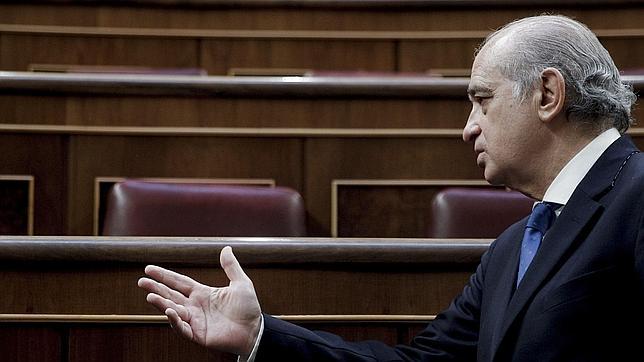 El PSOE aparca su intento de reprobar al ministro del Interior