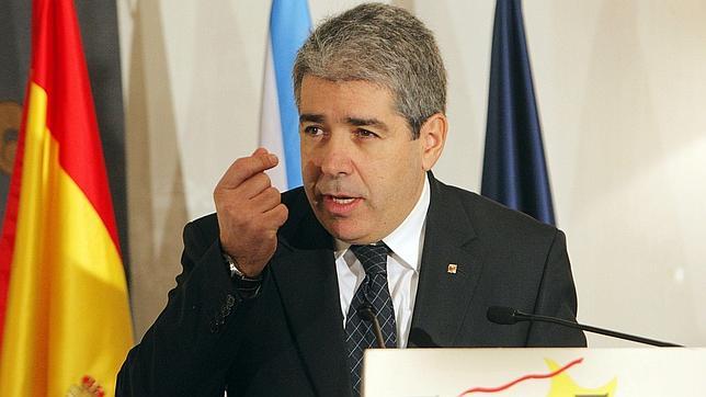 Homs acusa al Gobierno de amenazar a los catalanes con quedar «pobres como ratas»