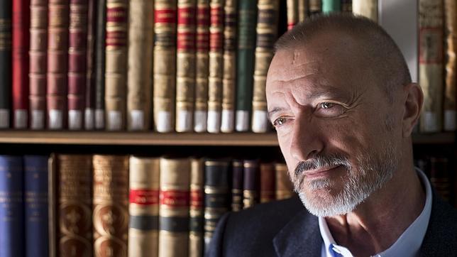 El escritor Arturo Pérez-Reverte