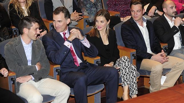 Doña Letizia, con geometrías en el concierto «Jóvenes con voz propia»