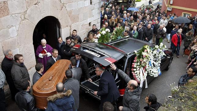 Descartan que las dos últimas víctimas del «Santa Ana» estén en el pesquero