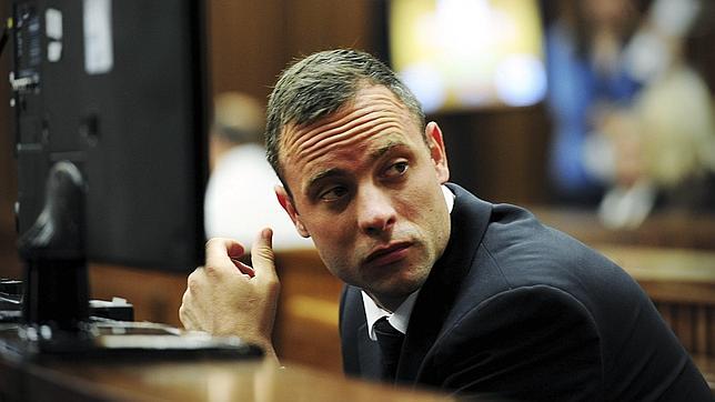 La novia de Pistorius estaba en posición defensiva cuando murió