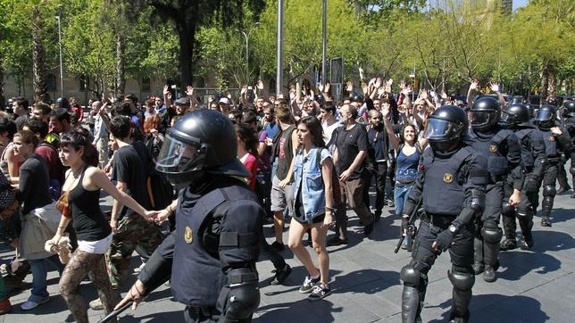Los antidisturbios de los Mossos llevarán microcámaras para grabar su actuación