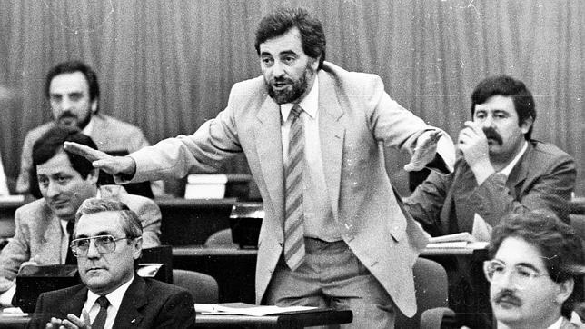 Julio Anguita en su primer mandato como alcalde de Córdoba (1982)