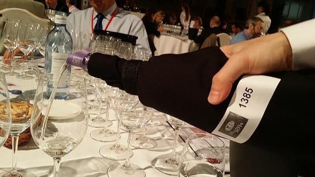 Los secretos de los concursos de vinos: cómo se cata, cómo se vota