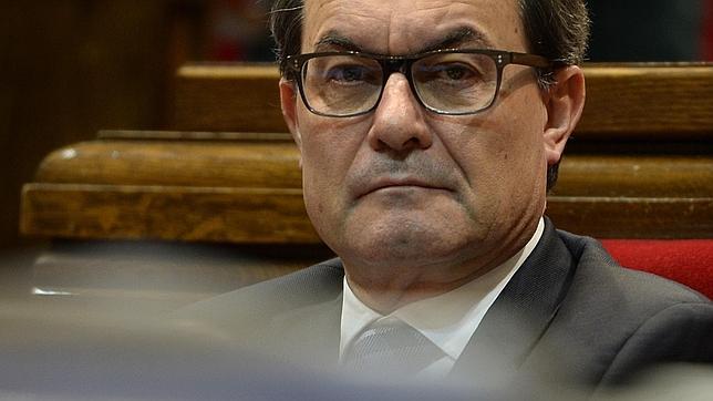 Expertos en Derecho Constitucional rechazan el «derecho a decidir» al que se agarra Mas