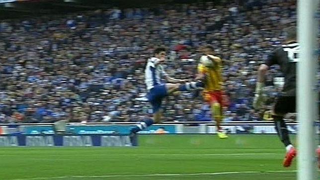 Español-Barcelona: Un derbi marcado por la polémica actuación de Clos Gómez