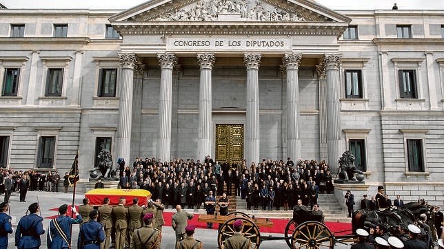 El funeral de Suárez reunirá en la Almudena a las máximas autoridades