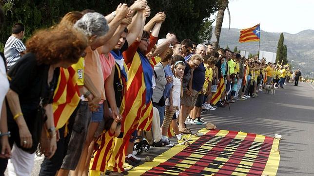 El PP rechaza en solitario la injerencia territorial de la cadena de la Diada
