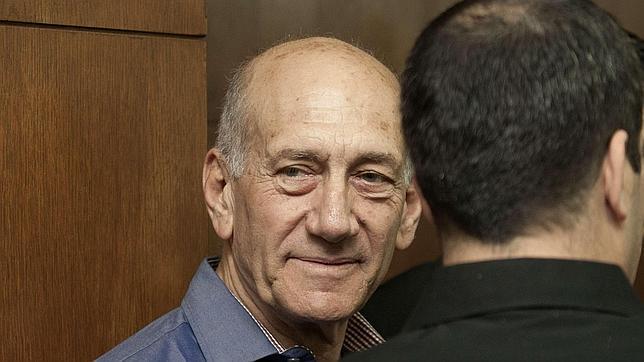 El ex primer ministro israelí, Ehud Olmert, declarado culpable por recibir sobornos