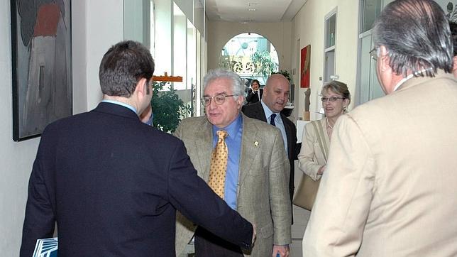El BBVA ficha en Texas al médico canario Alfonso Chiscano
