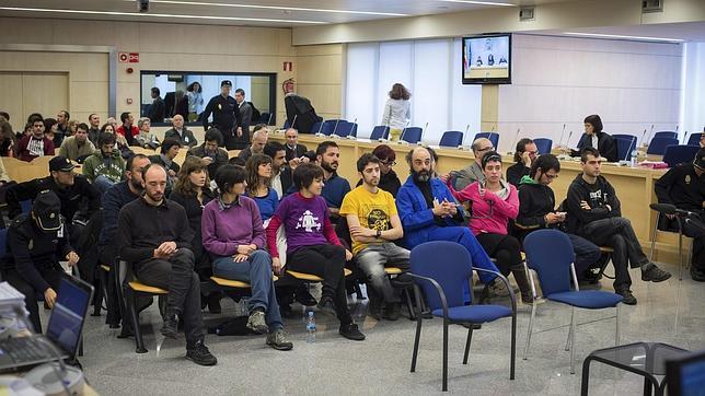 Marlaska, a los acusados: «En los servicios se está fumando, incluso estupefacientes»