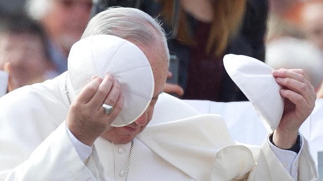 Papa Francisco: «La imagen de Dios es la pareja matrimonial, no el hombre solo»