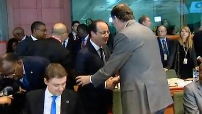 En vídeo: Hollande bromea con Rajoy sobre su nuevo primer ministro español