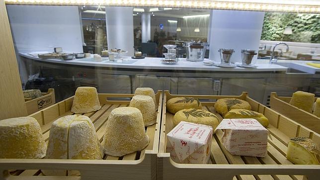 Los tentadores quesos del Cheese Bar, en Madrid