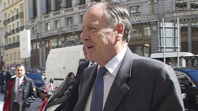 El exalcalde Manzano cree que los agentes de Movilidad se «excedieron» reteniendo a Aguirre