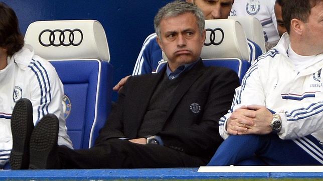 Mourinho ve «casi imposible» remontar al PSG