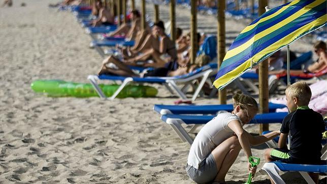 Un 70% de la población de la autonomía se dedica al sector servicios