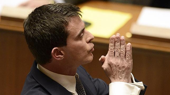 Manuel Valls pide que la UE «no se disloque» al ser preguntado sobre Cataluña