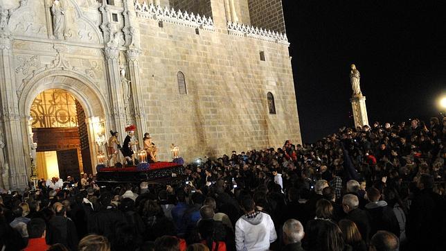 Salida del monasterio de San Juan de los Reyes de la procesión del Cristo de la Humiladad