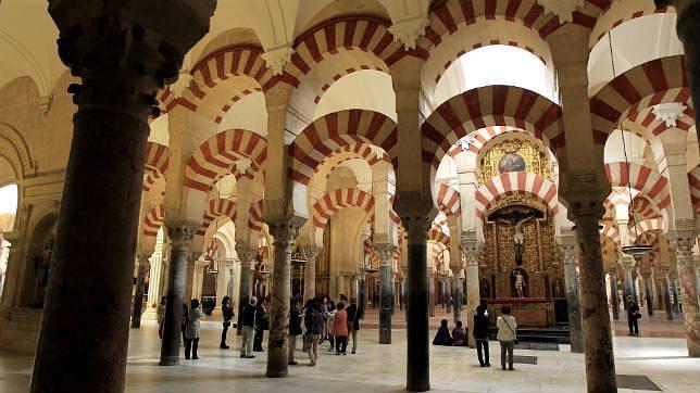 El Gobierno cambia la inmatriculación a la Iglesia sin afectar a la Mezquita