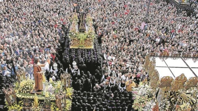Diez procesiones multitudinarias en la Semana Santa de las regiones españolas