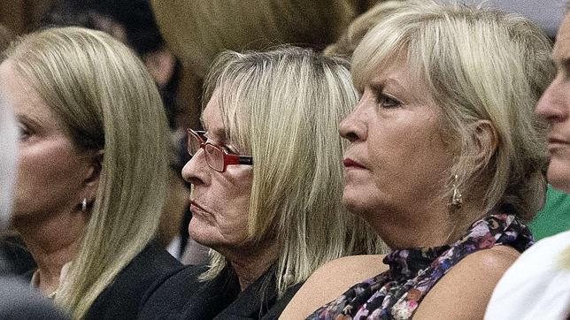 Simone, la hermana de Reeva Steenkamp: «Pistorius es un mentiroso repugnante»