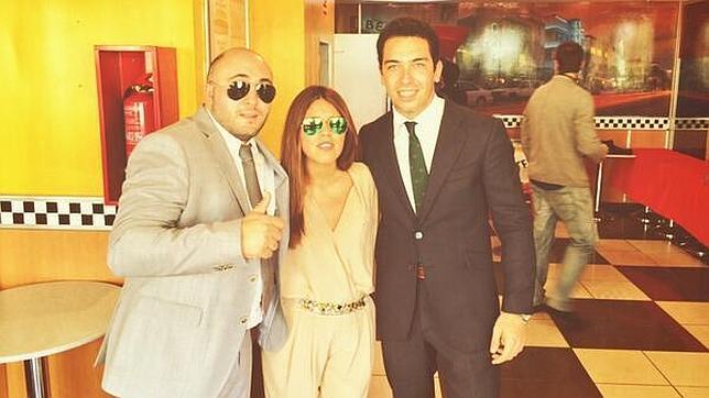 Kiko Rivera y Alberto Isla disfrutan juntos de la Semana Santa de Sevilla